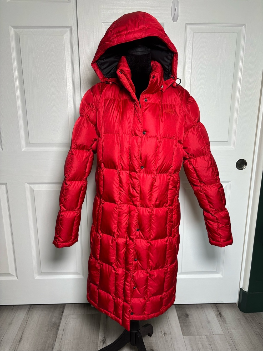 The North Face Metropolis 550 Down Long Puffer Coat Red XL
